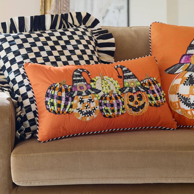 Jack O' Lantern in Hat Lumbar Throw Pillow