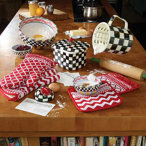 Courtly Check Enamel 7 Cup Measuring Cup
