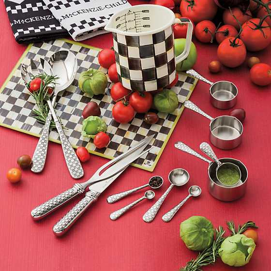 Courtly Check Enamel 7 Cup Measuring Cup