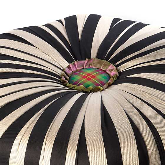 On Wall Street Setting Seat