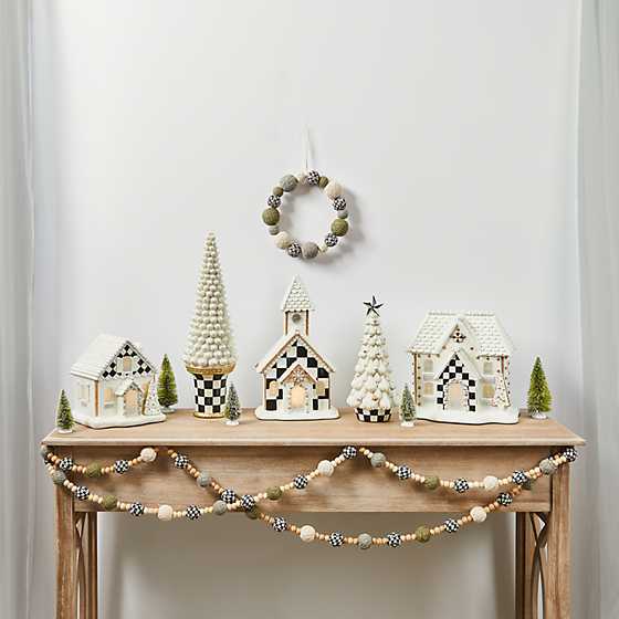 Gingerbread Illuminated Cottage