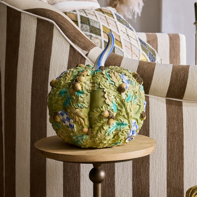 Royal Autumn Large Acorn Pumpkin