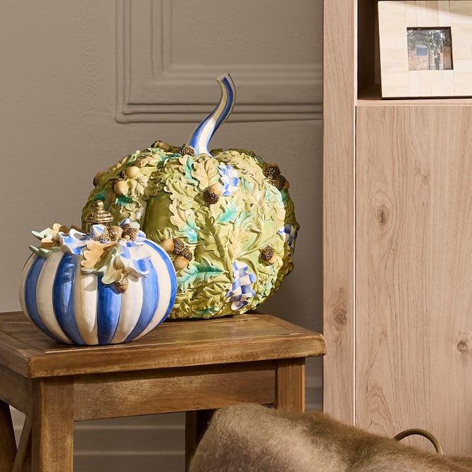 Royal Autumn Large Acorn Pumpkin