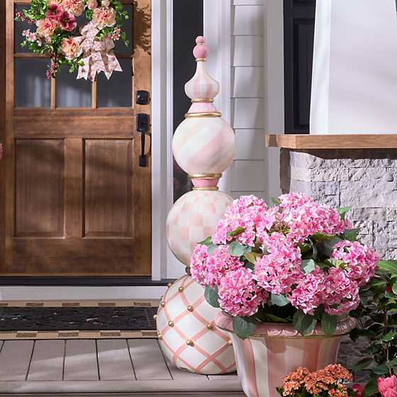 Rosy Check Trophy Topiary