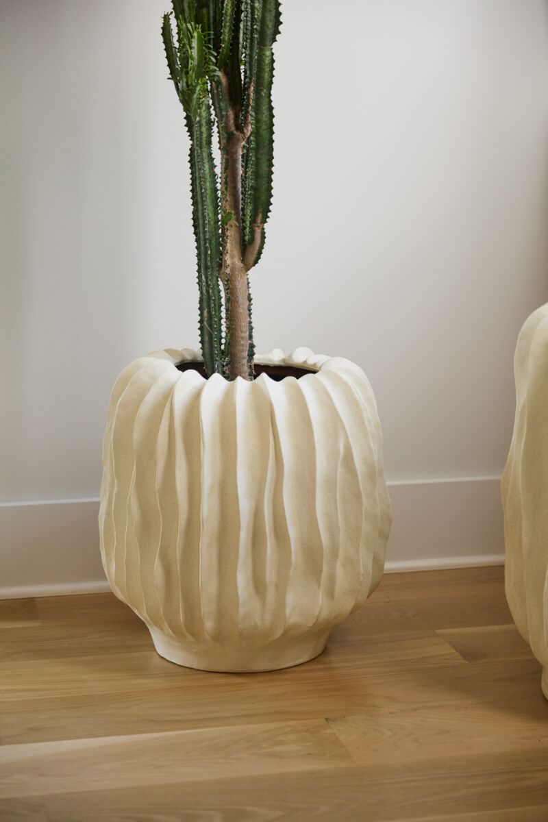 Windswept Collection Pot