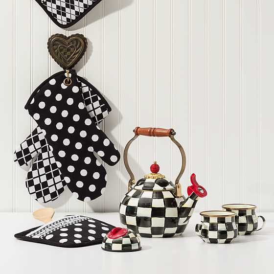 Courtly Check Teacup