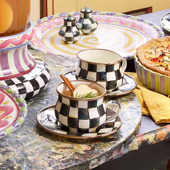 Courtly Check Teacup