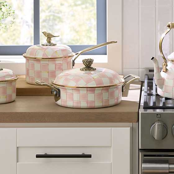 Rosy Check 3 Qt. Casserole