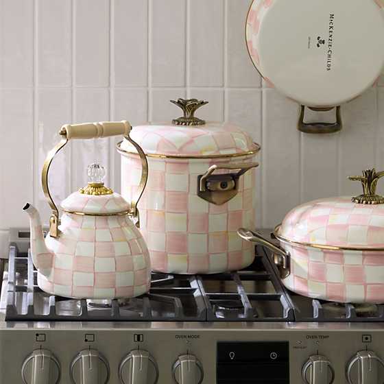 Rosy Check 7 Qt. Stockpot