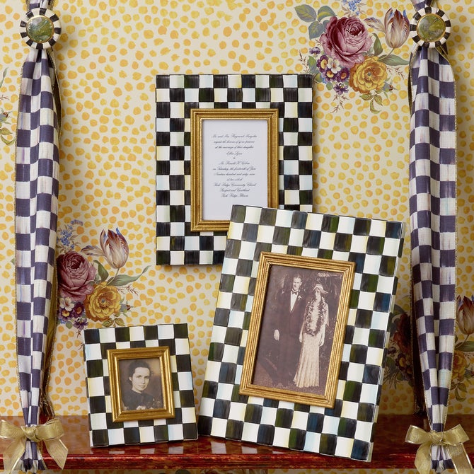 Courtly Check 2.5" x 3" Frame