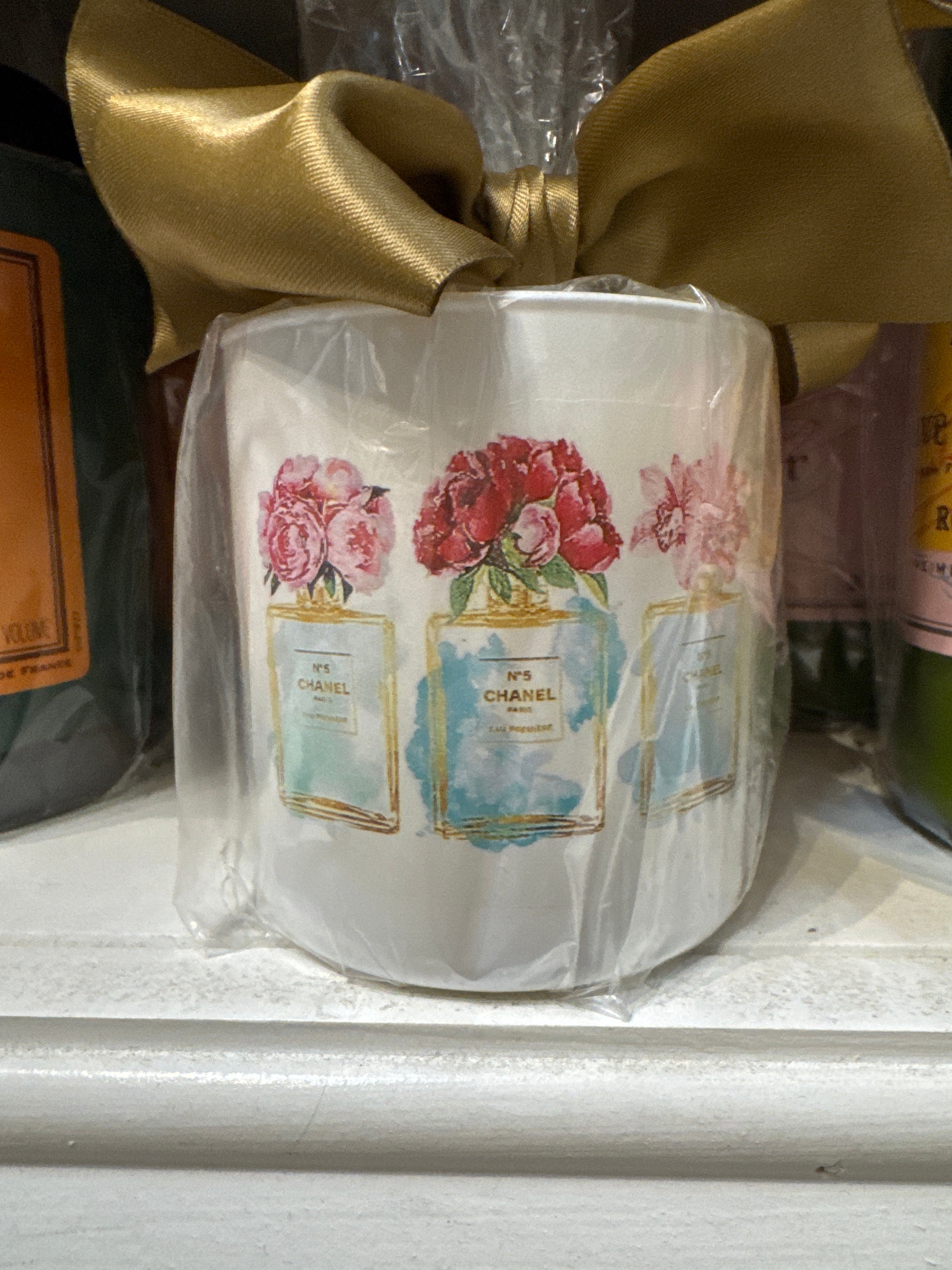 Small White Candle 3 Blue Chanel Vases
