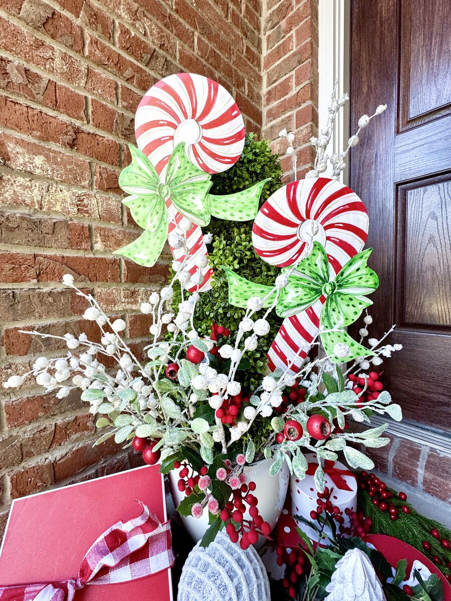 Traditional Tidings Candy Cane