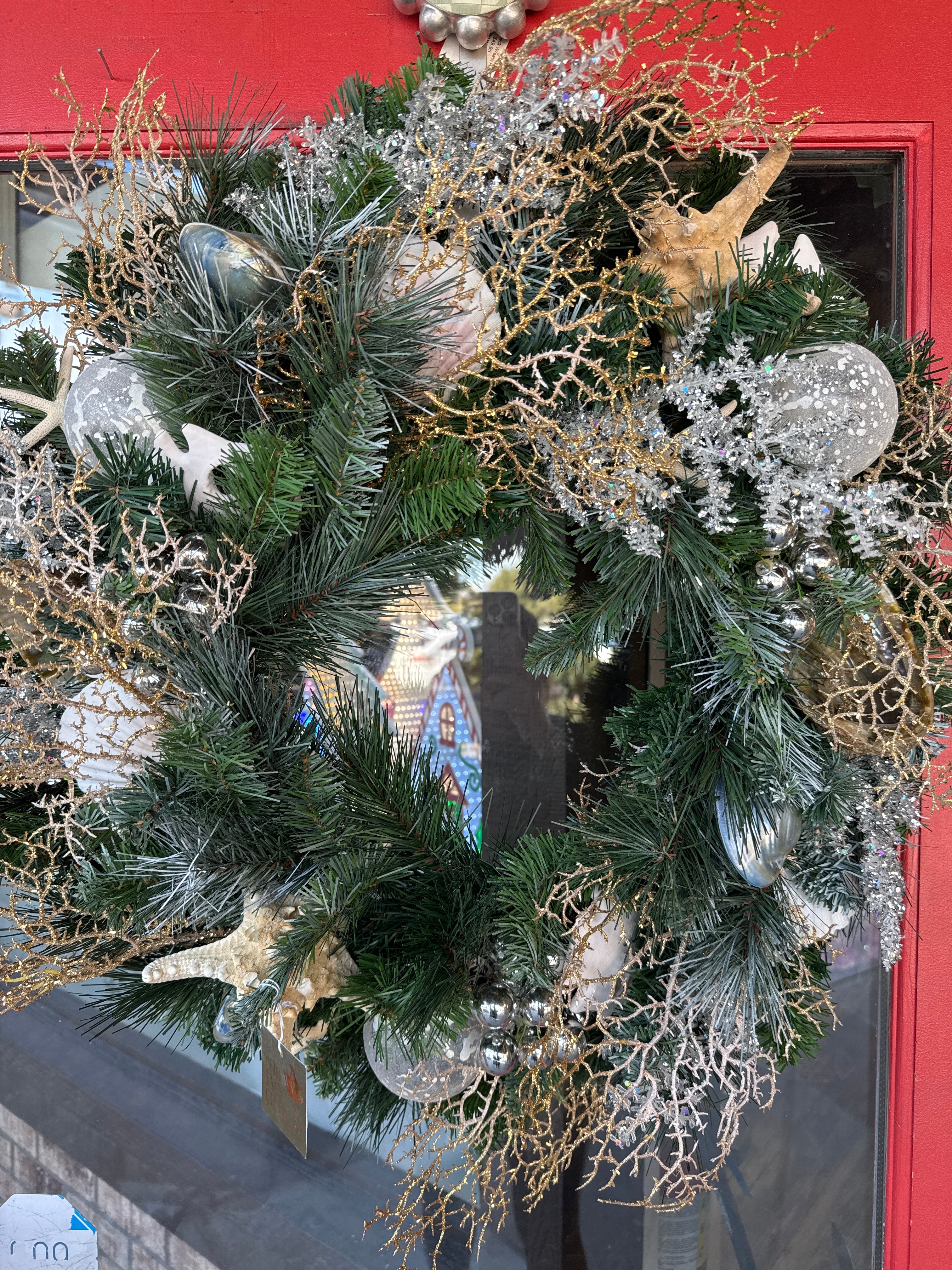 Holiday Shell Wreath 24"