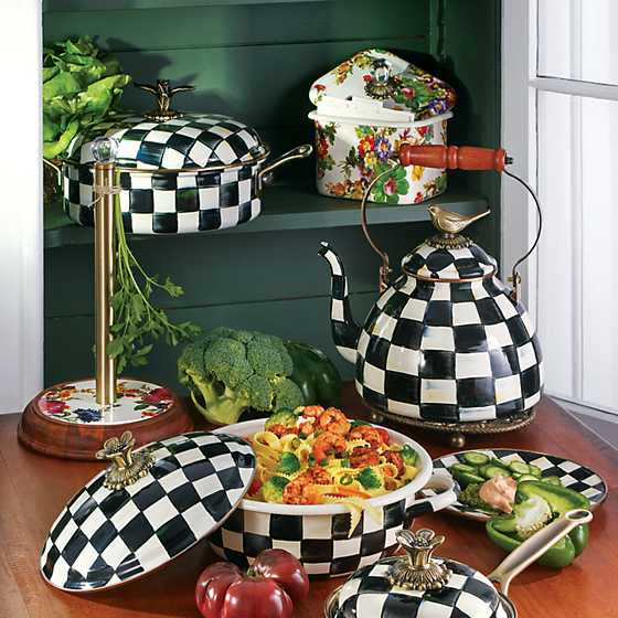 Courtly Check Enamel Casserbole - Medium