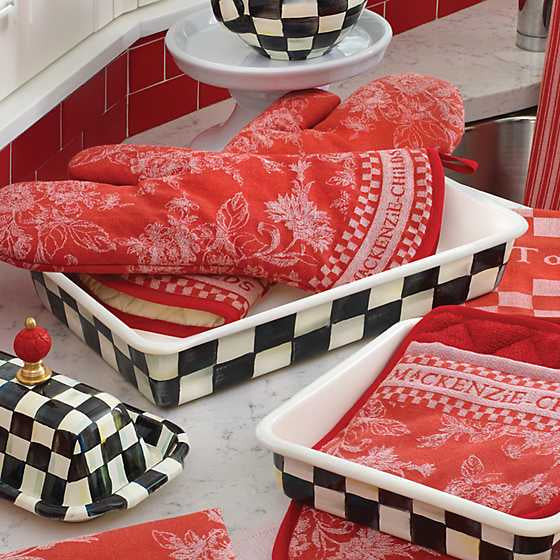 Courtly Check 9" x 13" Baking Pan