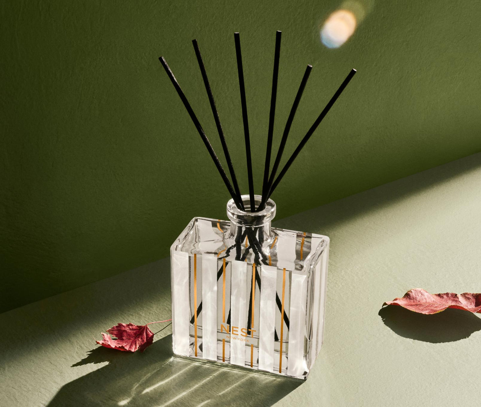 Nest Fragrances Reed Diffuser Autumn Plum - Thumbnail 3