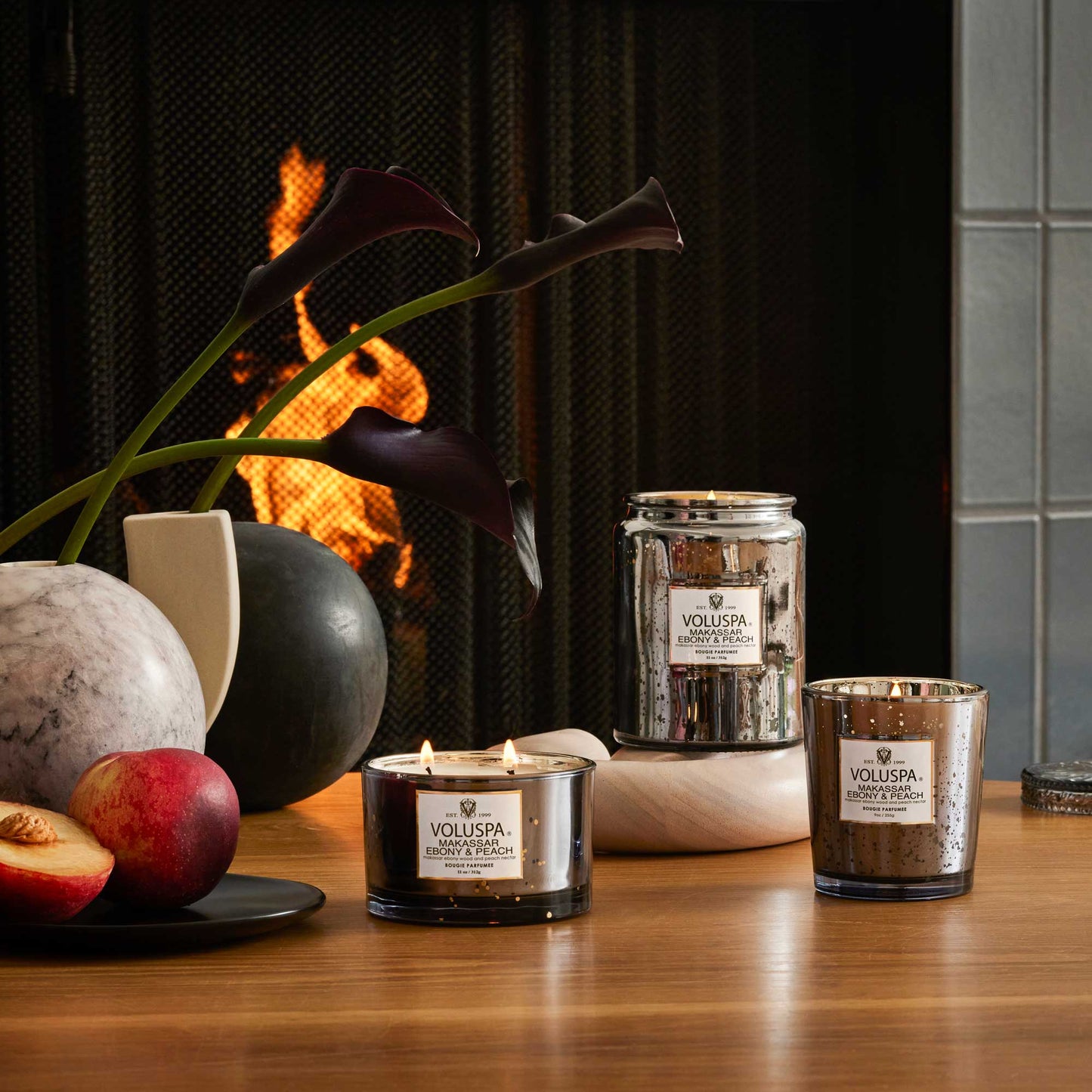 Makassar Ebony & Peach Classic Candle 9oz