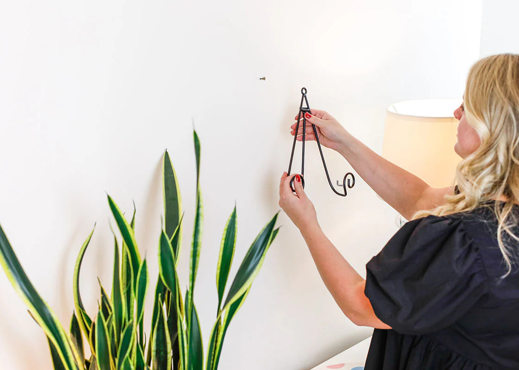 Black Swirl Big Plate Stand