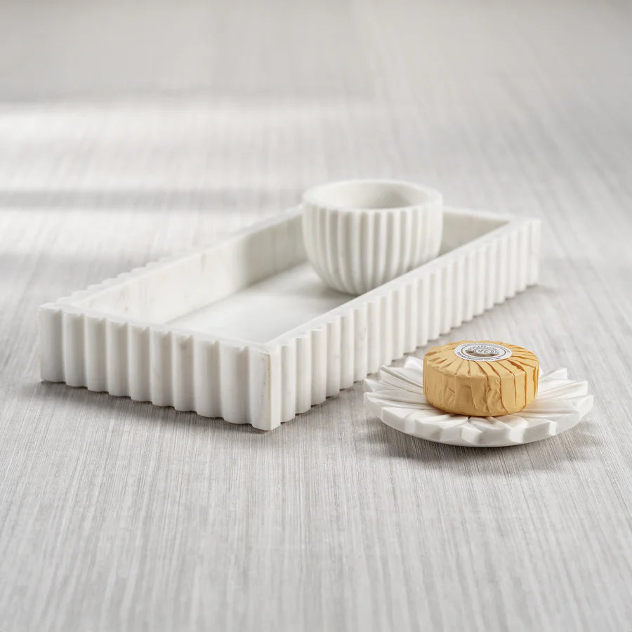 Camogli Scalloped Marble Tray - White - Medium