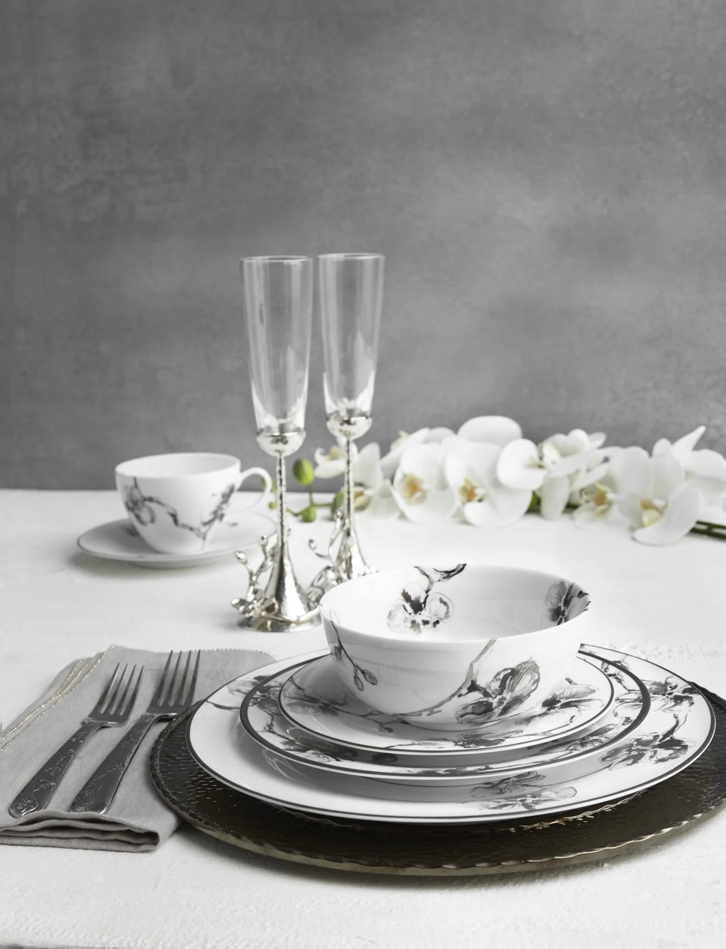 Black Orchid Dinnerware 5 Piece Set