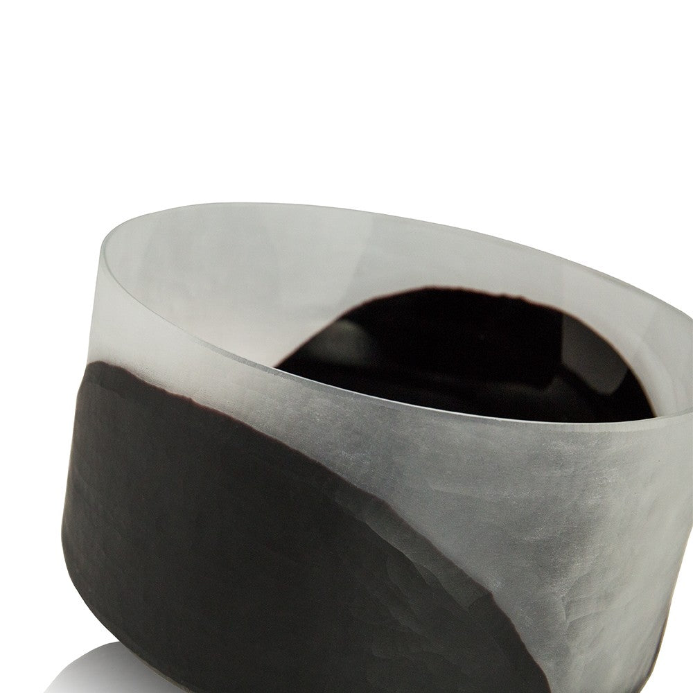 Blk Wht Vase