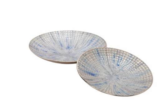 Set of 2 Metal 18/21" Round Plates, Ivory/Blue