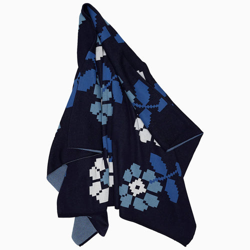 Banhi Lapis Throw